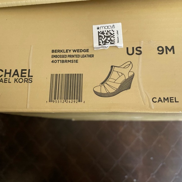 New Michael Kors, Snakeskin Embossed Leather, Wedge Heel, Size 9 - Picture 4 of 5